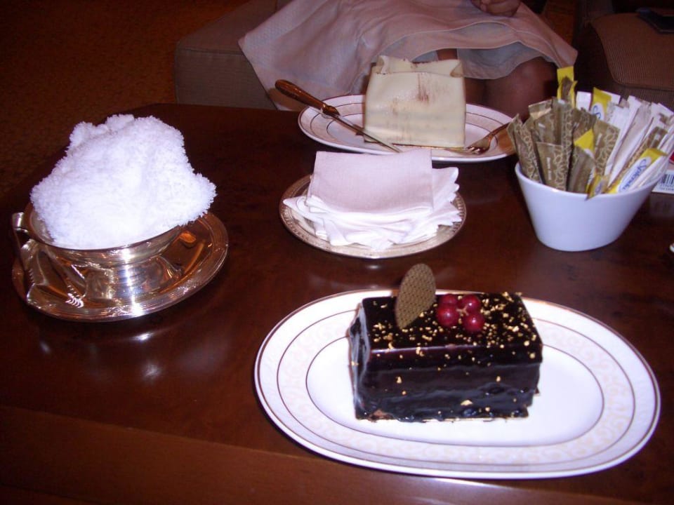 Kuchen mit Blattgold Emirates Palace Mandarin Oriental