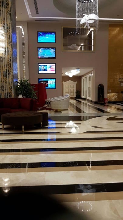 Looby Azura Deluxe Resort & Spa Hotel