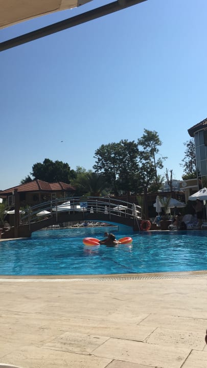 Pool Club Dizalya
