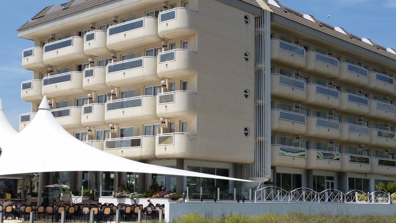 Hotel Caprici CAPRICI BEACH HOTEL & SPA