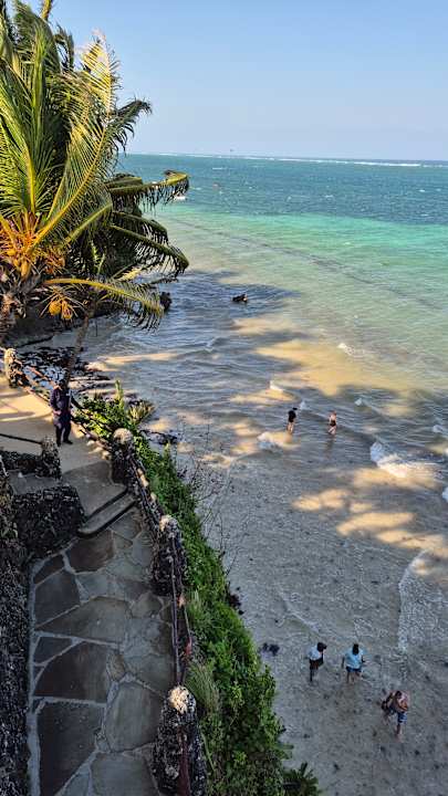 Strand Bahari Beach Hotel