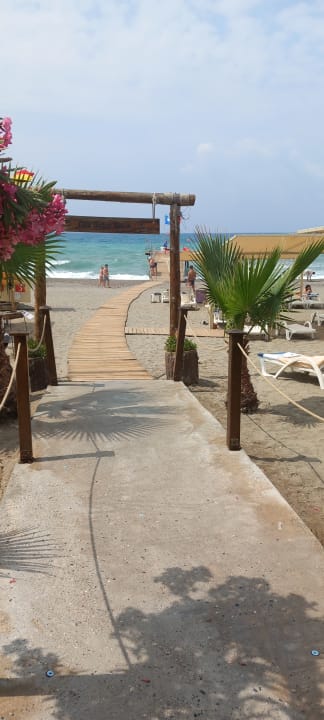 Strand Club Turtas Beach Hotel