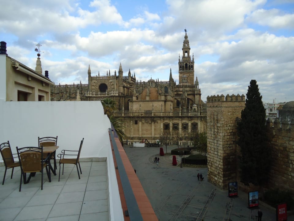 Dachterrasse mit blick zur kathedrale Suites Murillo