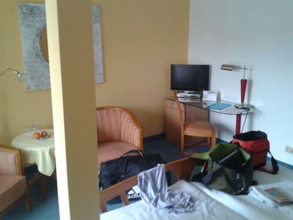 TV Ecke mit Schreibtisch Gesundheits- und VitalCenter Gollée