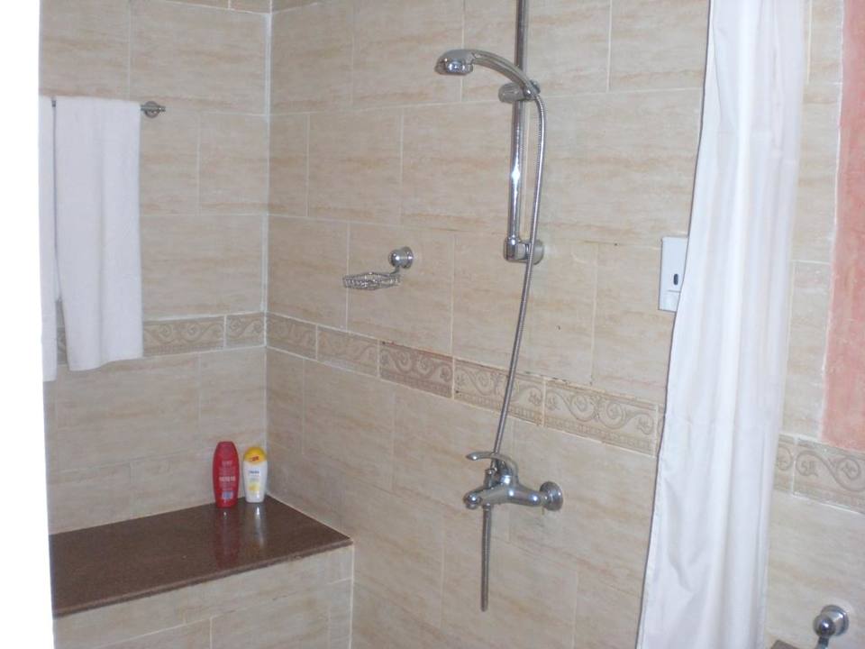 Dusche Familienzimmer 680 Pickalbatros Alf Leila Wa Leila Resort - Neverland Hurghada