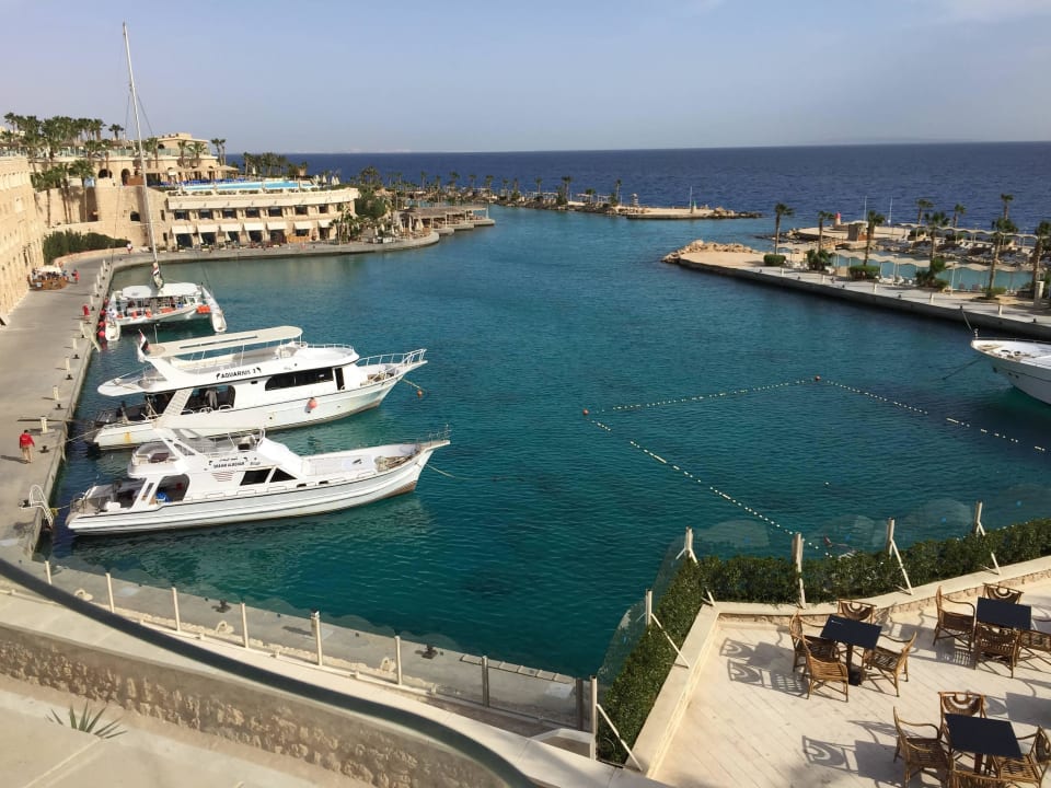 Auf die Marina Pickalbatros Citadel Resort