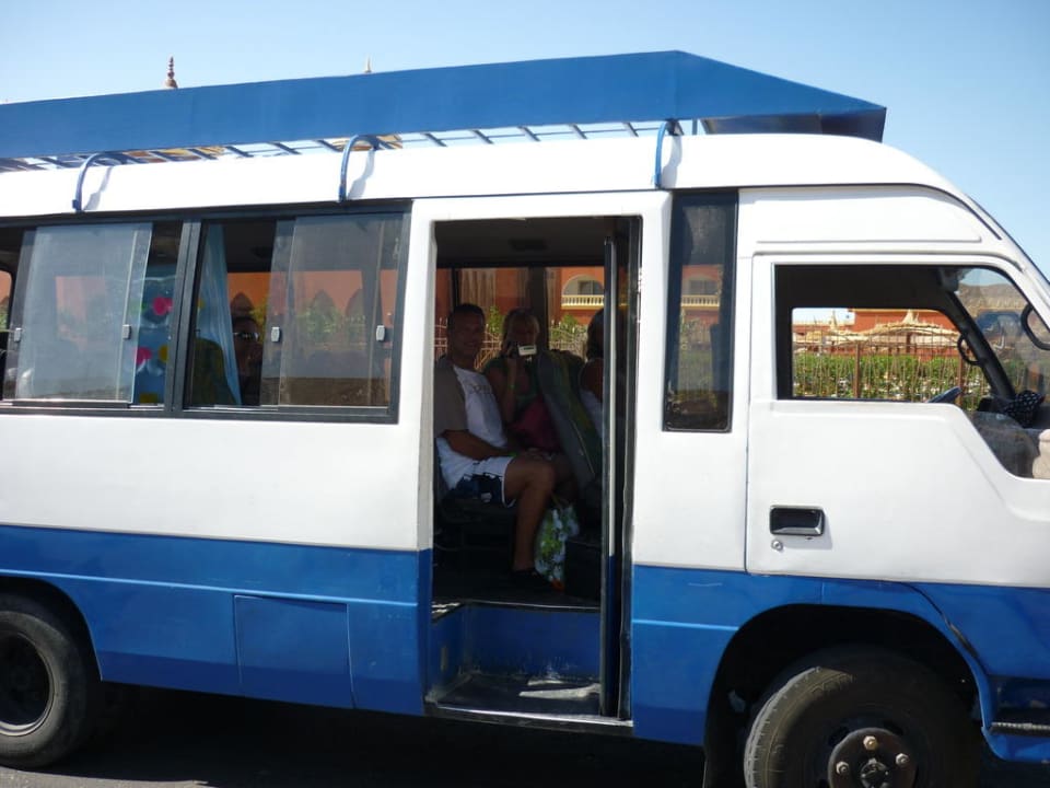 Bus zum Strand Pickalbatros Jungle Aqua Park Resort - Neverland Hurghada