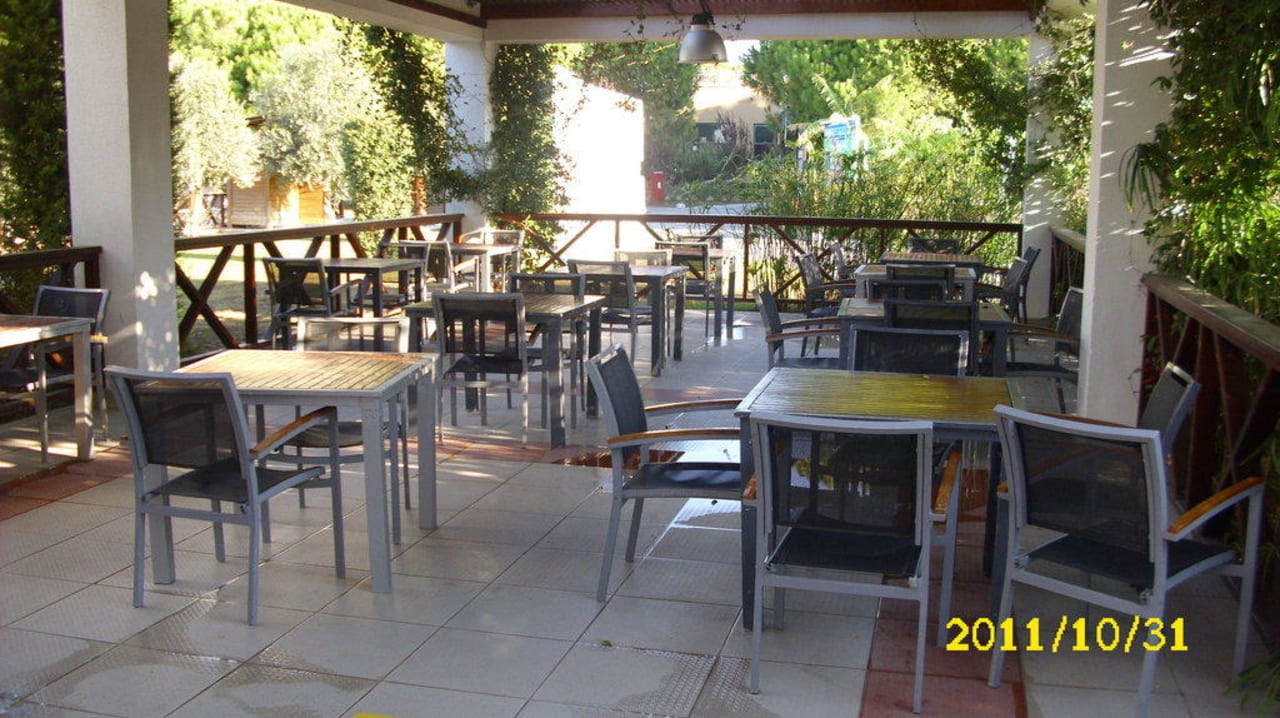 Sitzplätze in der Family-Pool-Snackbar Voyage Belek Golf & Spa