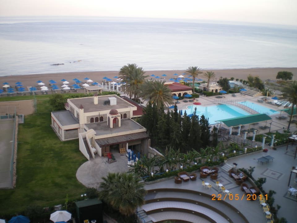 Der 2. Pool mit Strandzugang Olympos Beach Hotel