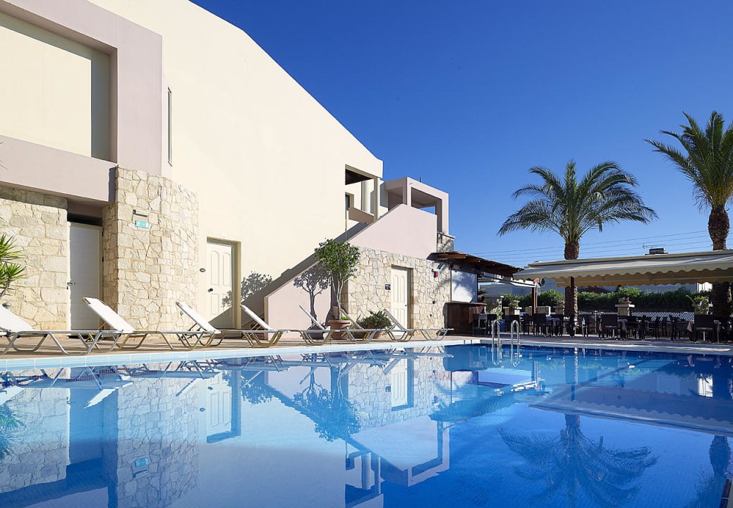 Pool view Hotel Elotis Suites