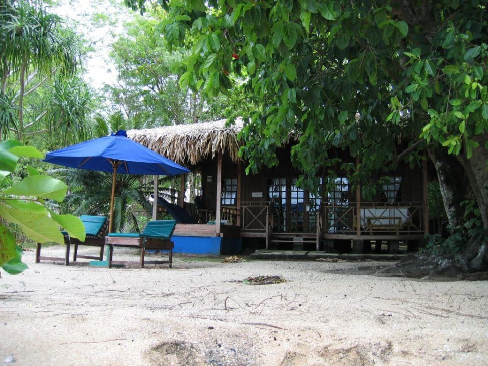 Beach Villa Hotel Siladen Resort & Spa