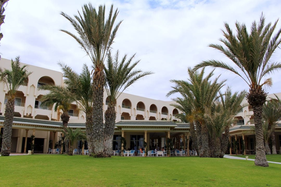 Gartenanlage Iberostar Waves Averroes