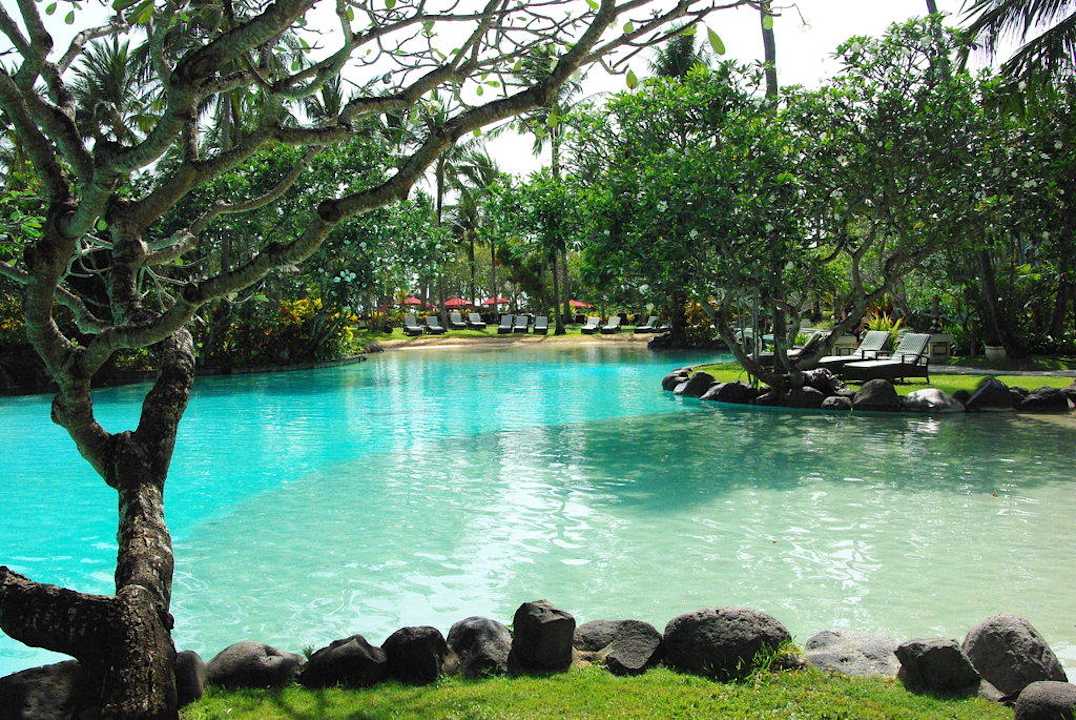 Sandstrand an einem der Pools The Laguna A Luxury Collection Resort & Spa