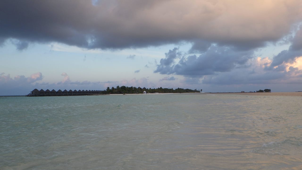 Sandbank Kuredu Island Resort & Spa