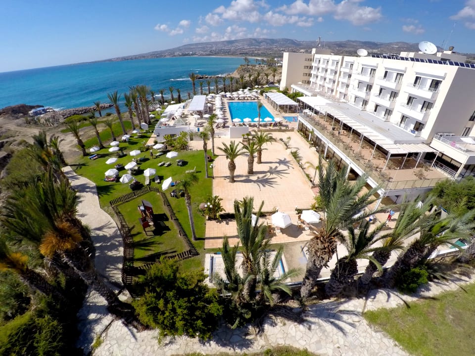 Außenansicht Queen's Bay Hotel