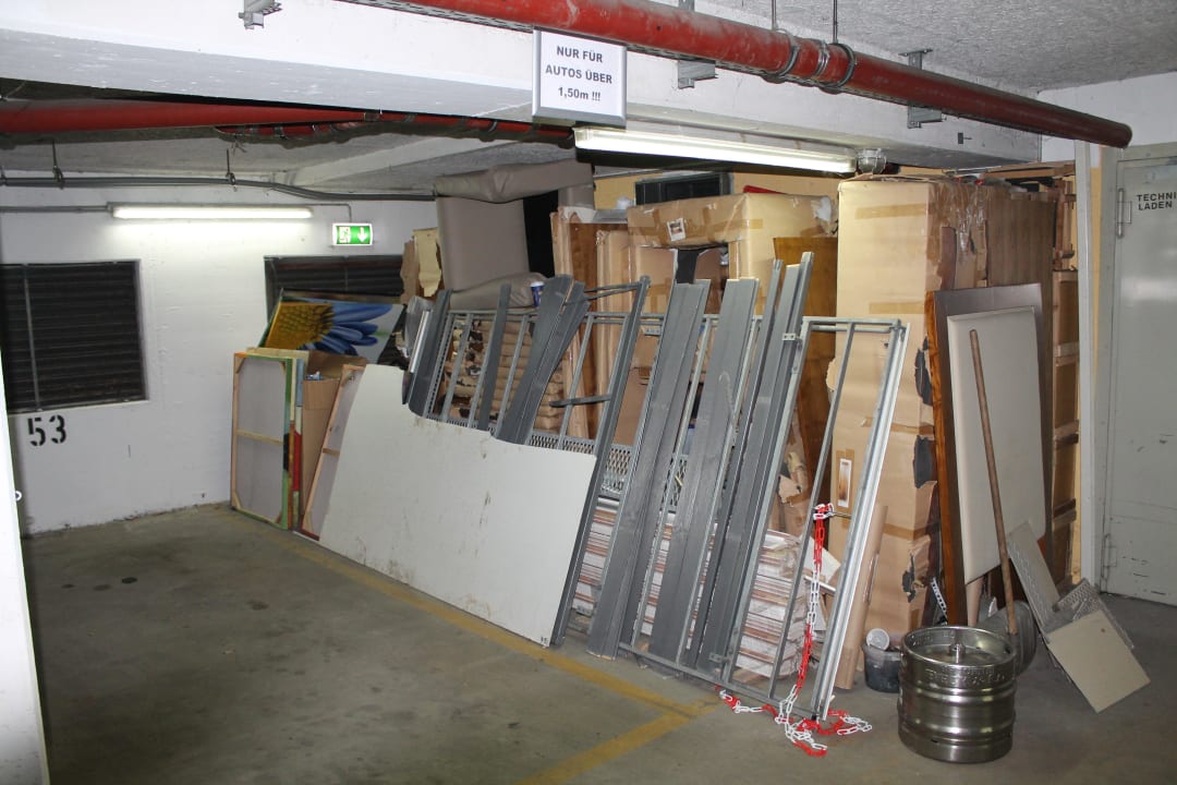 Spermüll vor Fluchtweg Hotel Domicil Hamburg by Golden Tulip