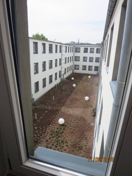 Hotelgangblick im 3. Stock zum Innenhof Hotel Mondial am Dom Cologne- MGallery