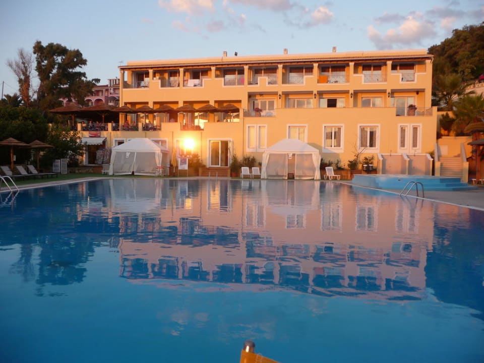 Die letzten Sonnenstrahlen Ithea Suites Hotel