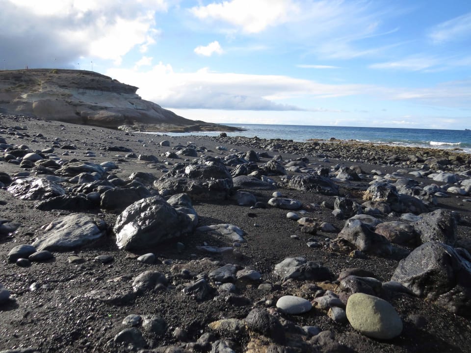 Volcanic stone beach HOVIMA Jardin Caleta