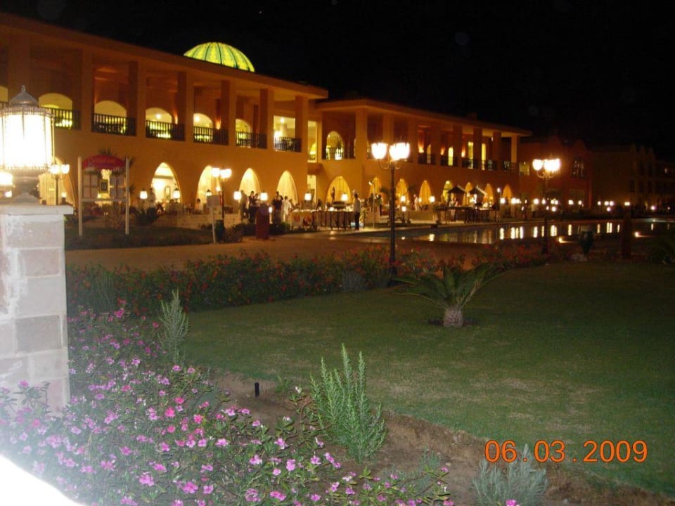 Hotel am Abend Titanic Beach Spa & Aqua Park