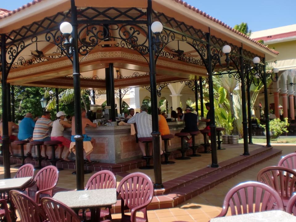 Eine von 3 Bars Hotel Riu Tequila