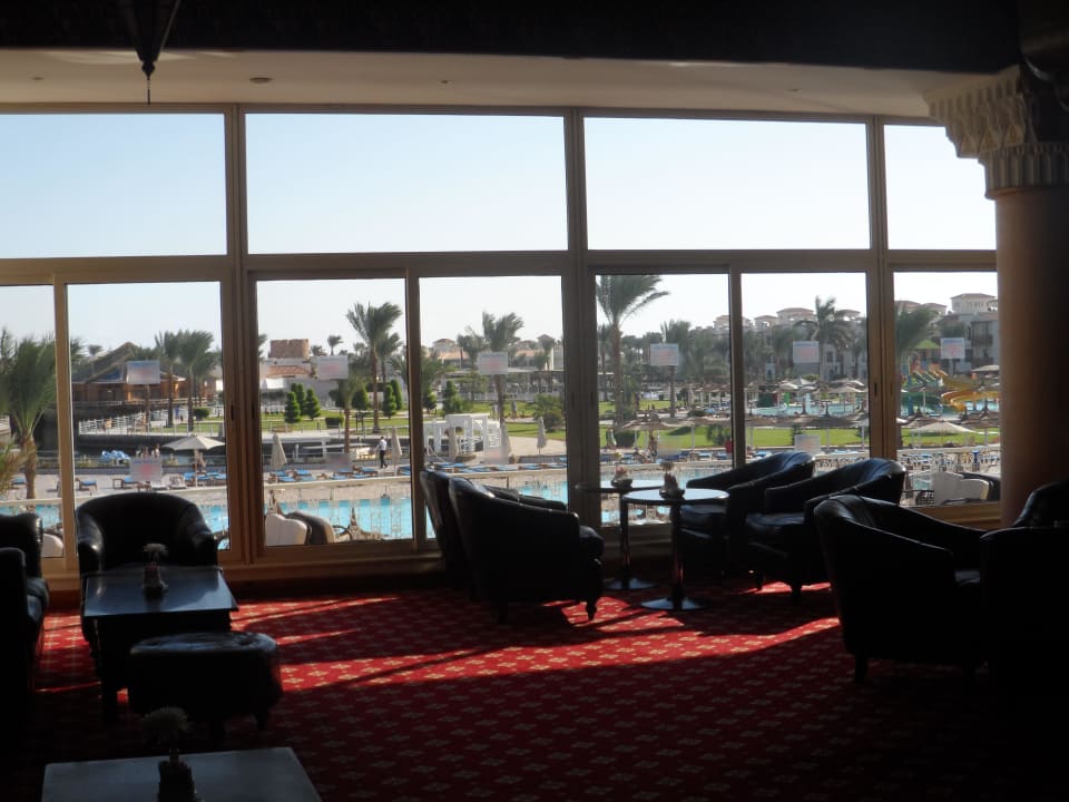 Blick aus der Lobby zum Aktivpool Pickalbatros Dana Beach Resort - Hurghada