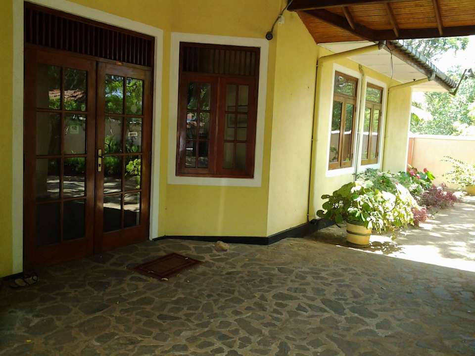 Entrance Hotel 4 U
