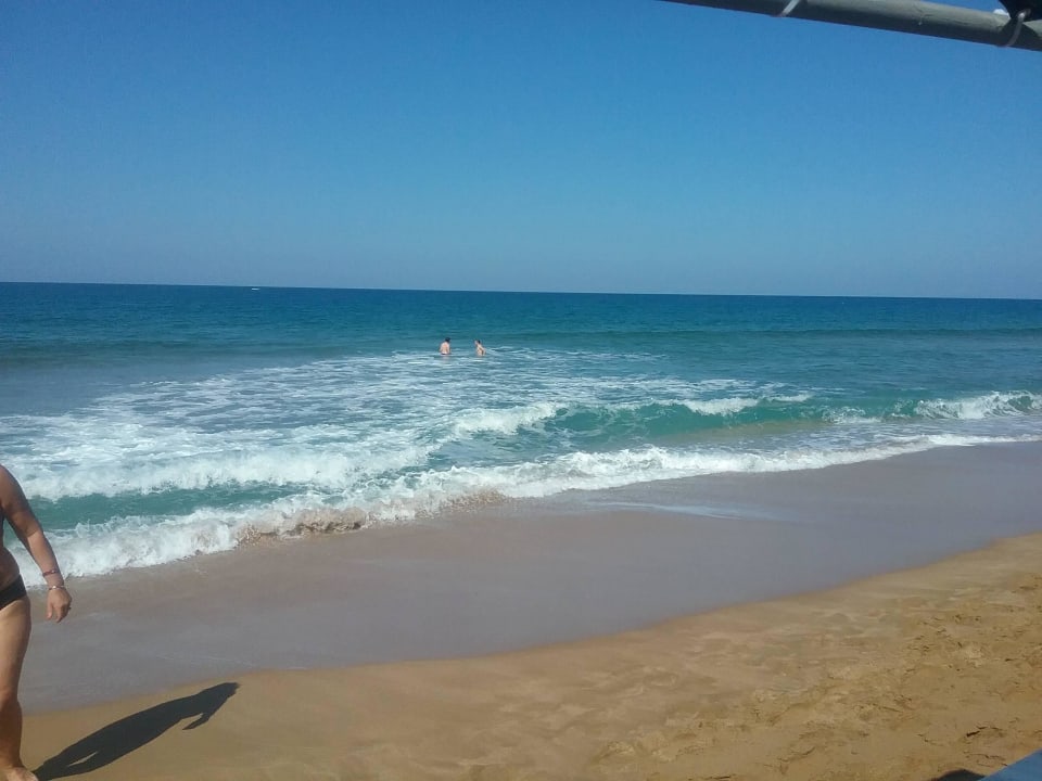Etwas Wellen Hotel Arabella World