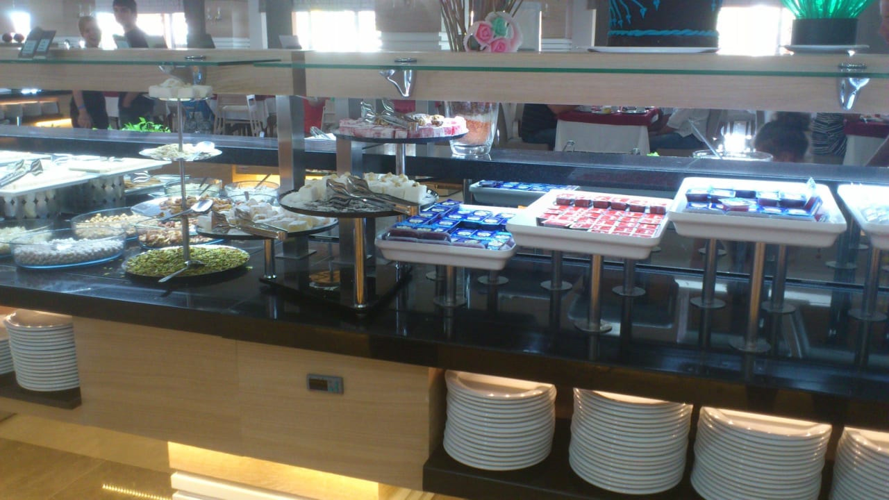 Schokocreme, Nüsse und Süßes zum Frühstück Adalya Ocean Deluxe