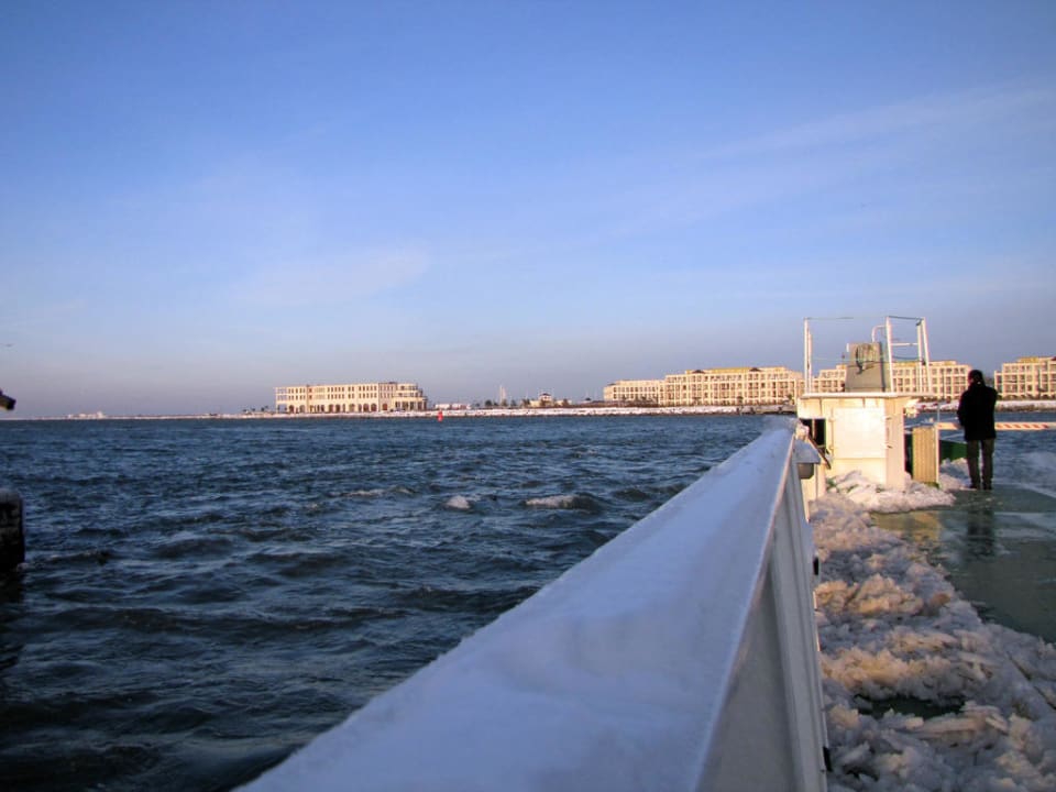 Blick vom Strom Hotel Yachthafenresidenz Hohe Düne