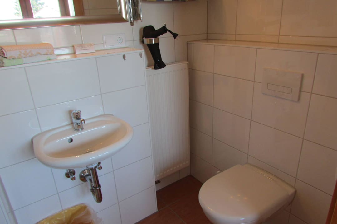 Dusche/WC in jedem Zimmer Pension Liebl