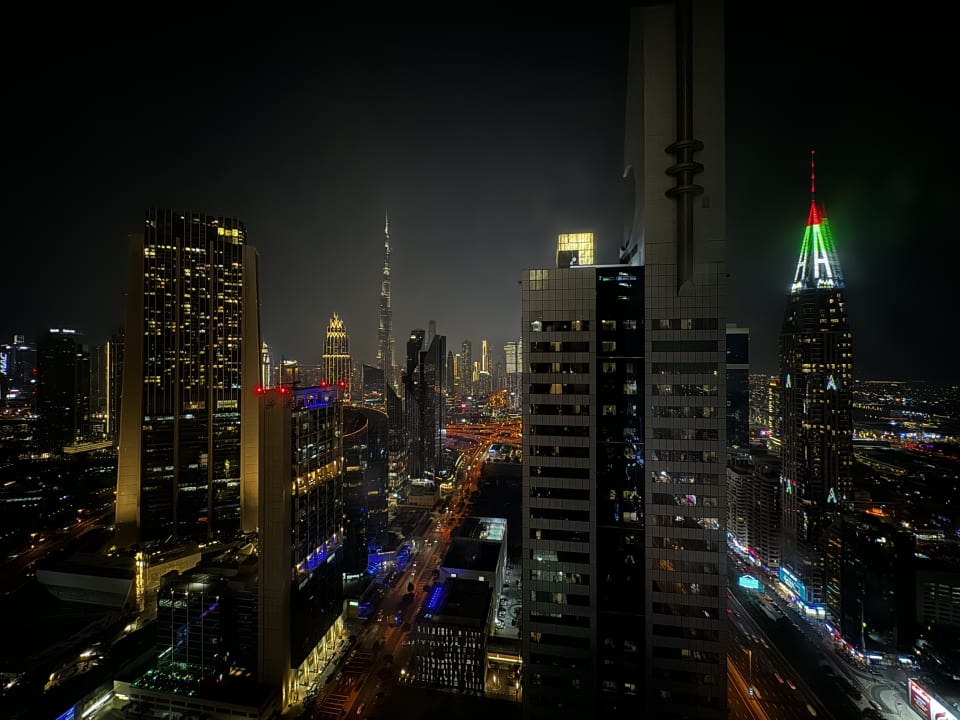 Zimmer Rose Rayhaan by Rotana