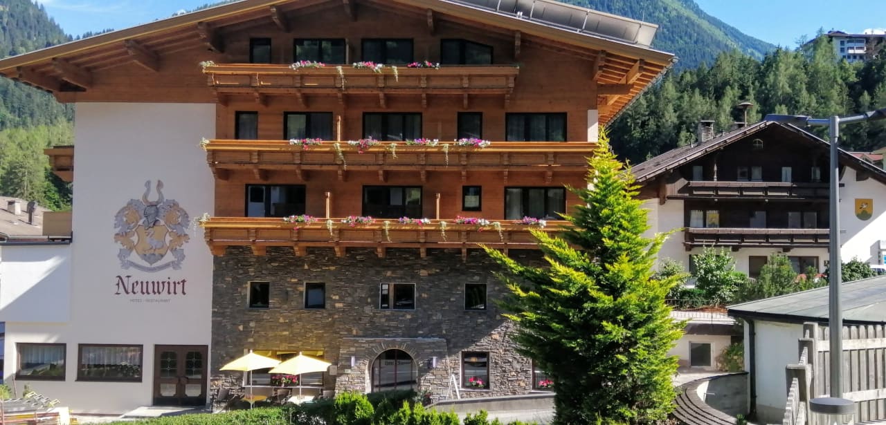 Außenansicht Hotel Neuwirt