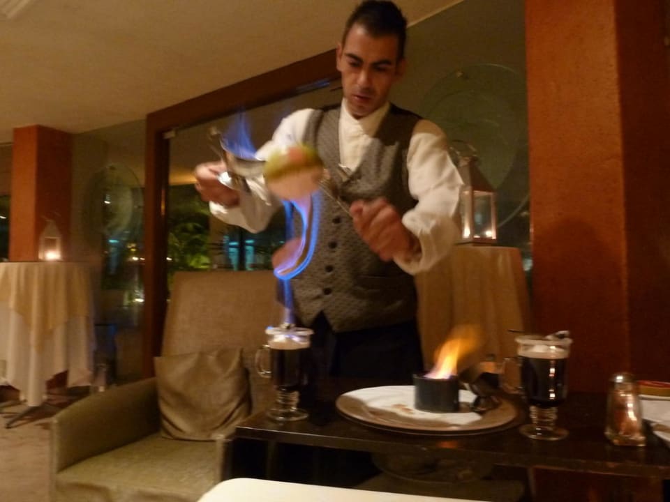Zubereitung eines Mayan Coffee Temptation Cancun Resort - Adults only