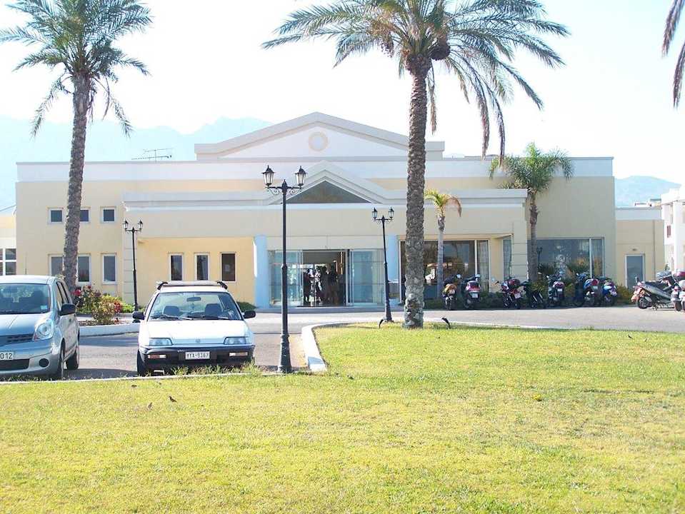 Hoteleingang Hotel Zorbas Beach