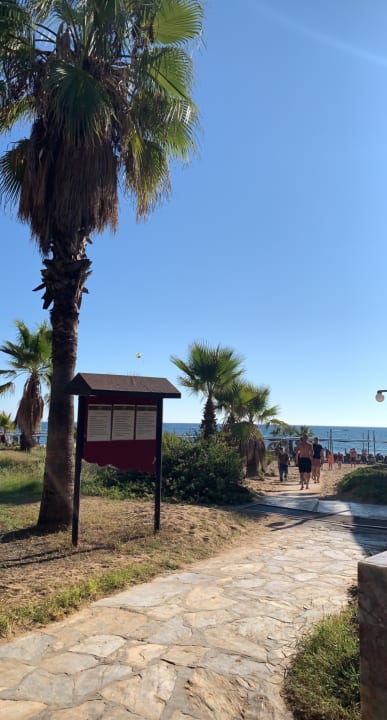 Strand Club Grand Side