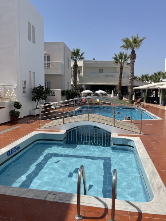 Außenansicht Hotel Magda Club Kato Gouves • Holidaycheck Kreta