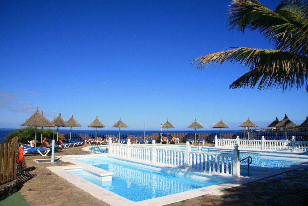 Pool zum Meer/Klippe Melia La Palma Hotel