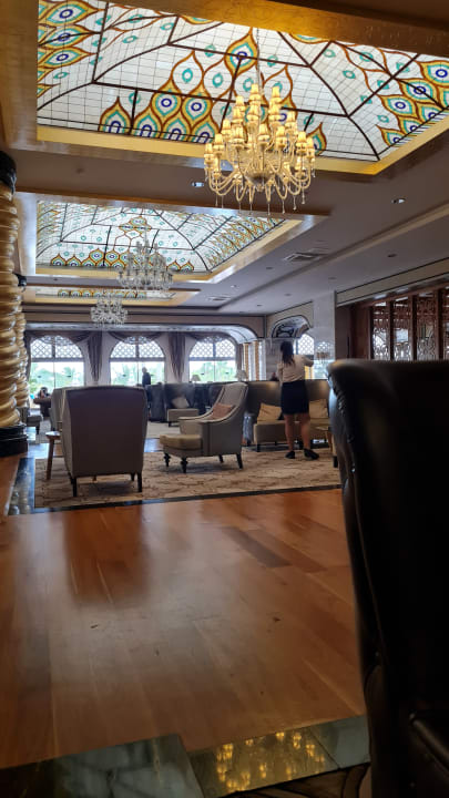 Lobby Royal Holiday Palace