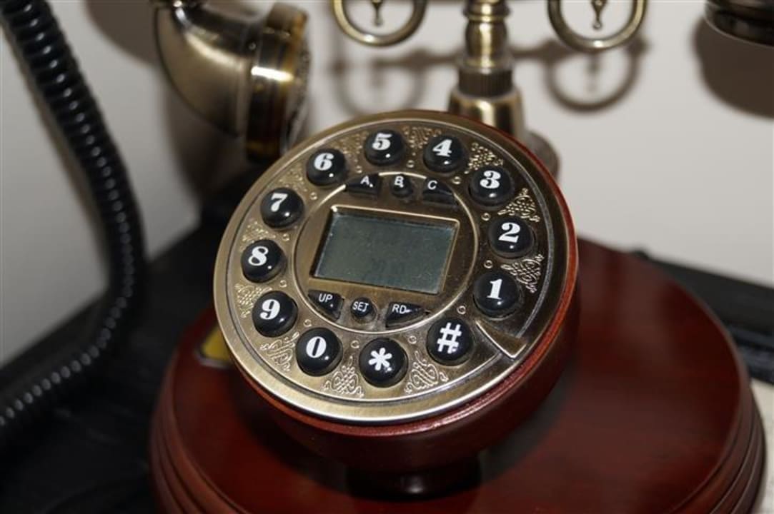 Modernes "altes" Telefon Hotel Bell Rock Europa-Park
