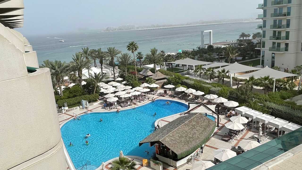 Pool Hilton Dubai Jumeirah
