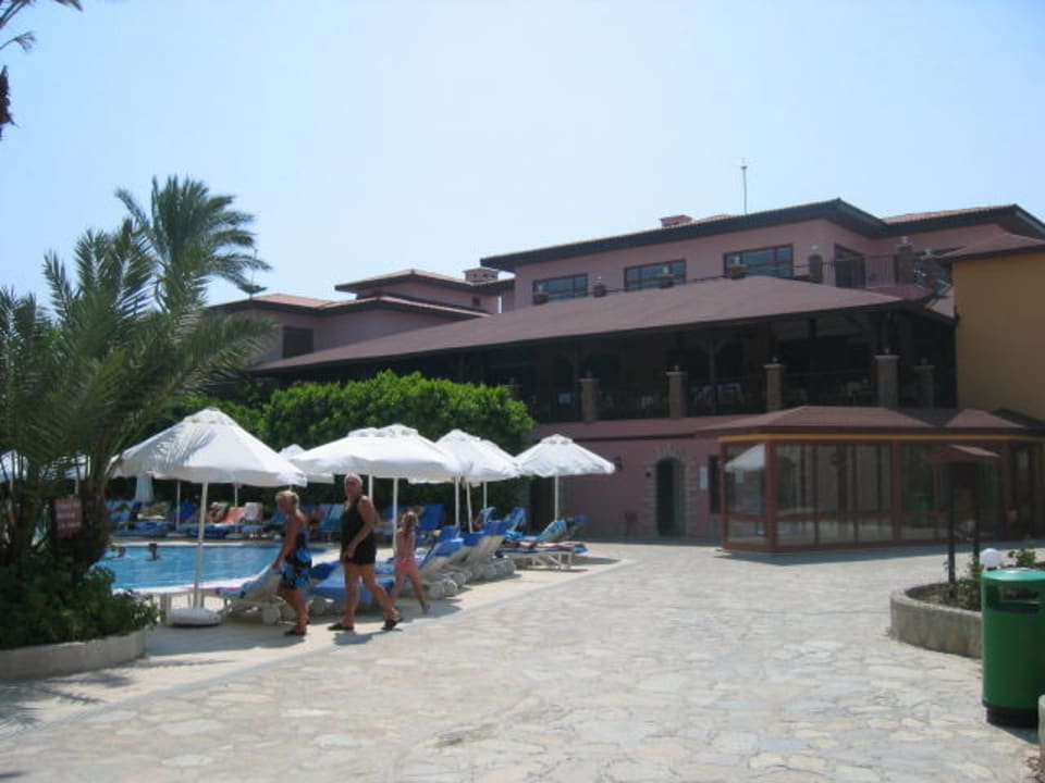 Essen gehen Club Grand Side