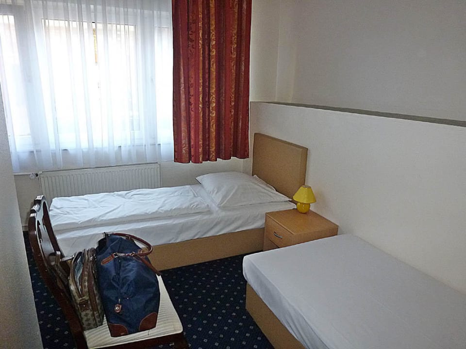 Zimmer mit 2 Einzelbetten Pension Alpha Frankfurt City