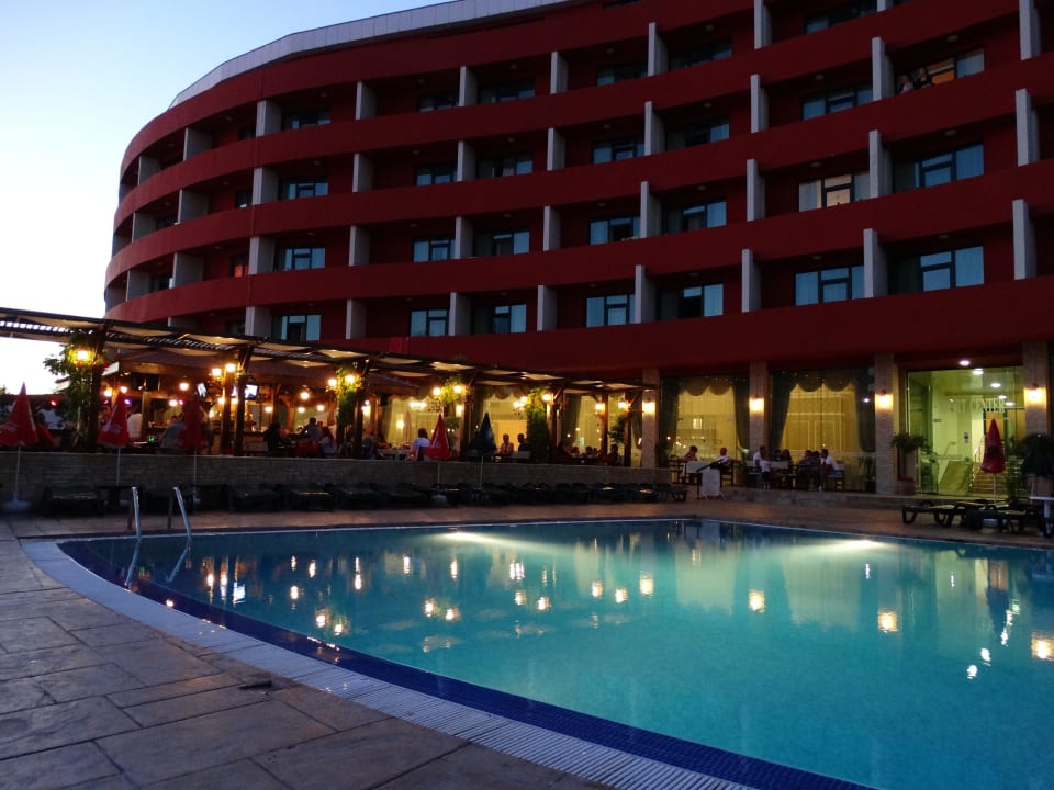 Pool und Terrasse Restaurant Hotel Mena Palace