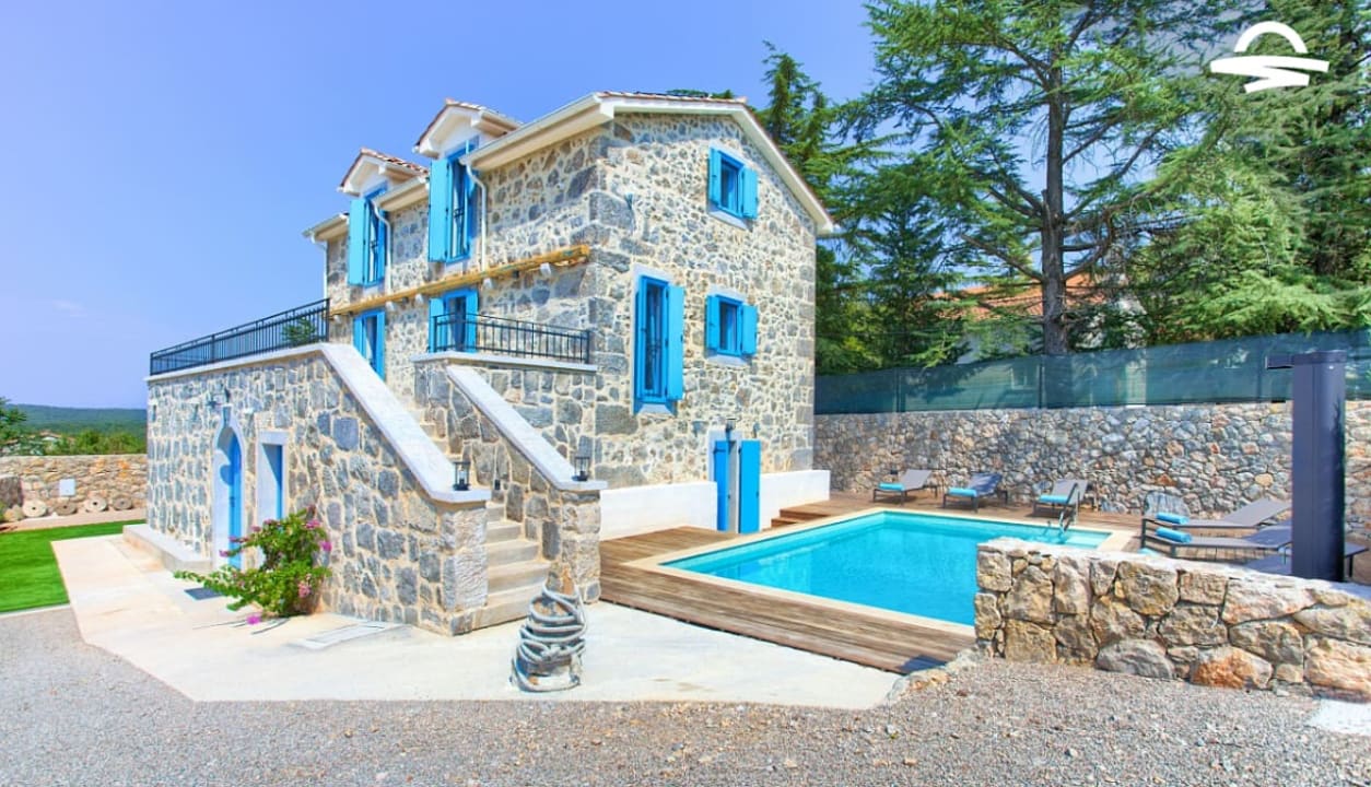 Außenansicht Luxury Villa Ive With Heated Pool, Finnish Sauna, Infrared Sauna, Pet Friendly