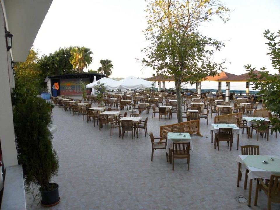 Restaurant und Barbereich Hotel Sirma