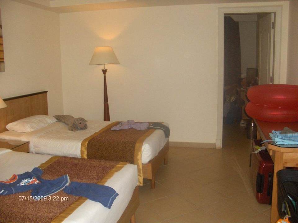 Vorderer Teil des Familienzimmers Xperience Kiroseiz Parkland Resort