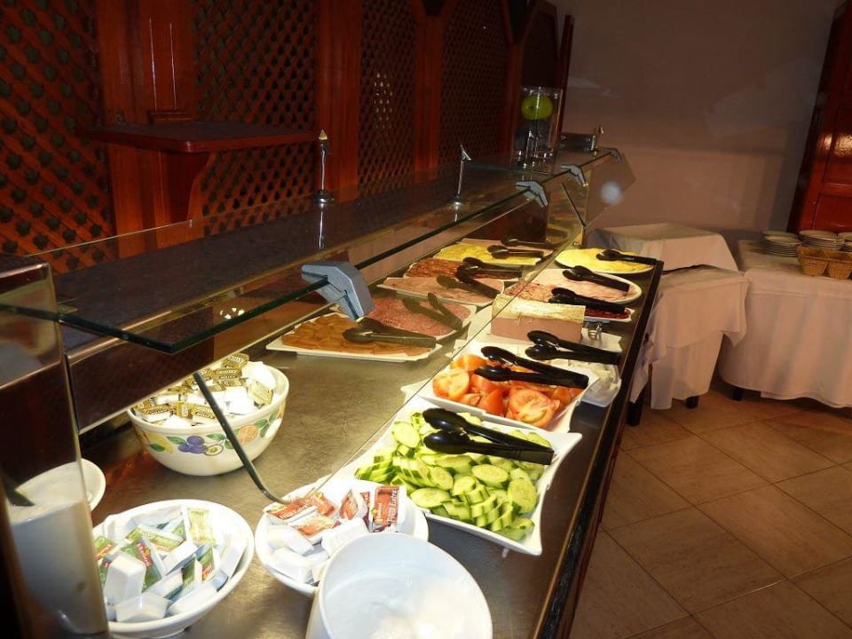 Büffet optisch gut, Essen gut BLUESEA Lagos de Cesar