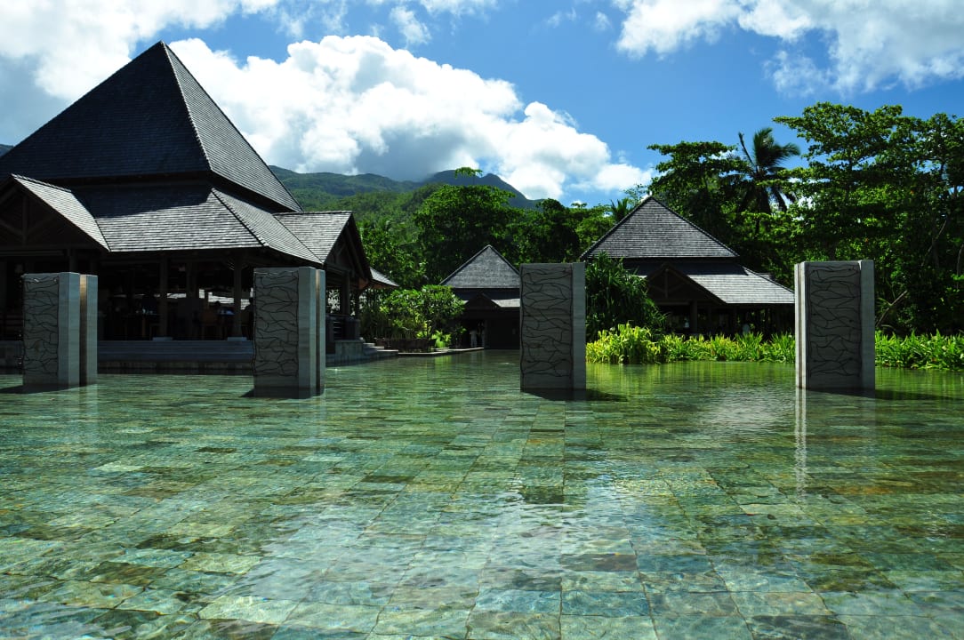 Corrosol Restaurant Constance Ephelia