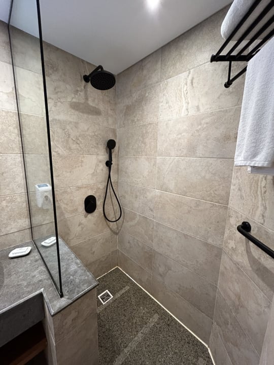 Zimmer The Breakers Diving & Surfing Lodge